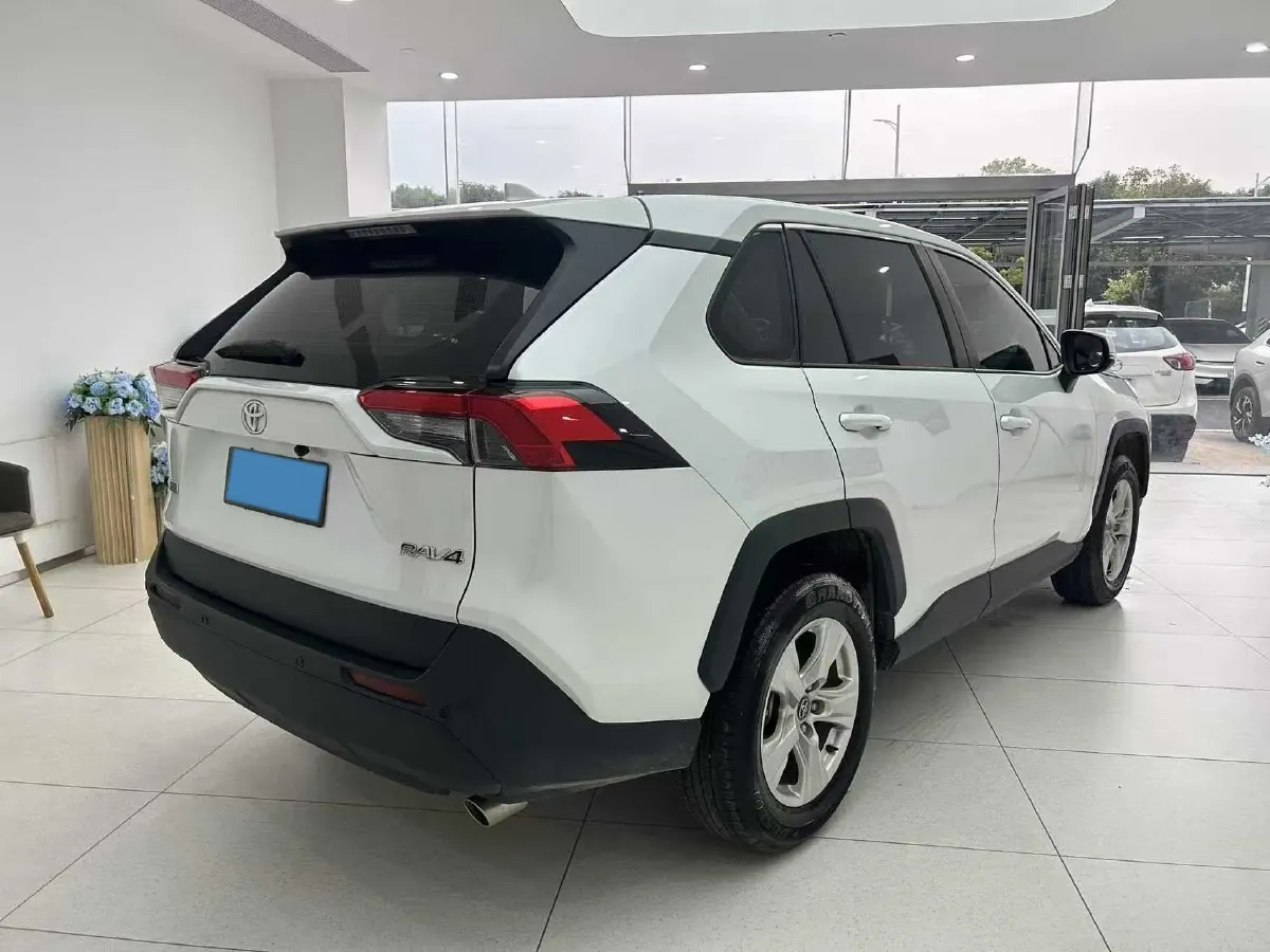 2024 Toyota RAV4 2.0L 171HP L4 CVT,autocango,china used car exporter,china ev exporter,chinese used car exporter,chinese used ev exporter