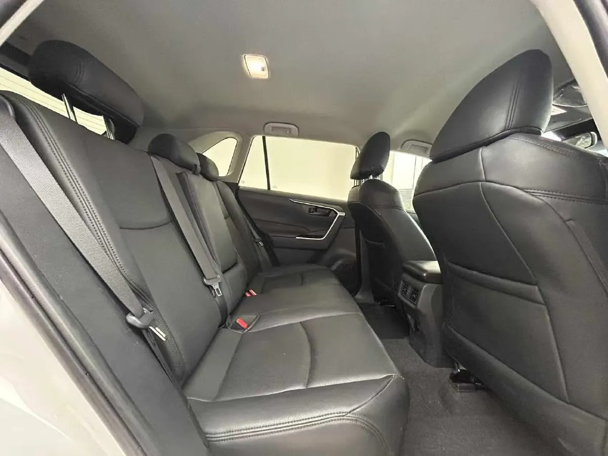 2024 Toyota RAV4 2.0L 171HP L4 CVT,autocango,china used car exporter,china ev exporter,chinese used car exporter,chinese used ev exporter