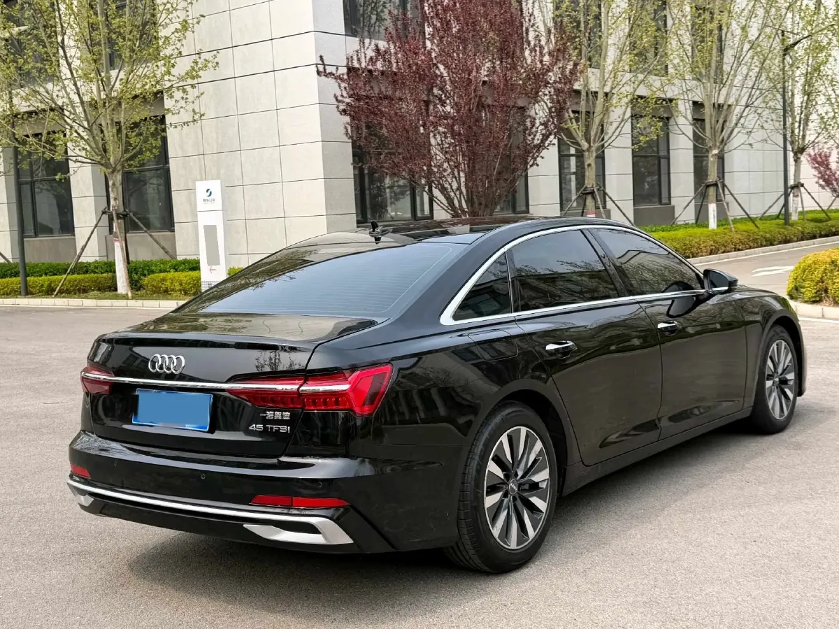 2019 Mercedes-Benz E Class 1.5T 184HP L4 9AT,autocango,china used car exporter,china ev exporter,chinese used car exporter,chinese used ev exporter