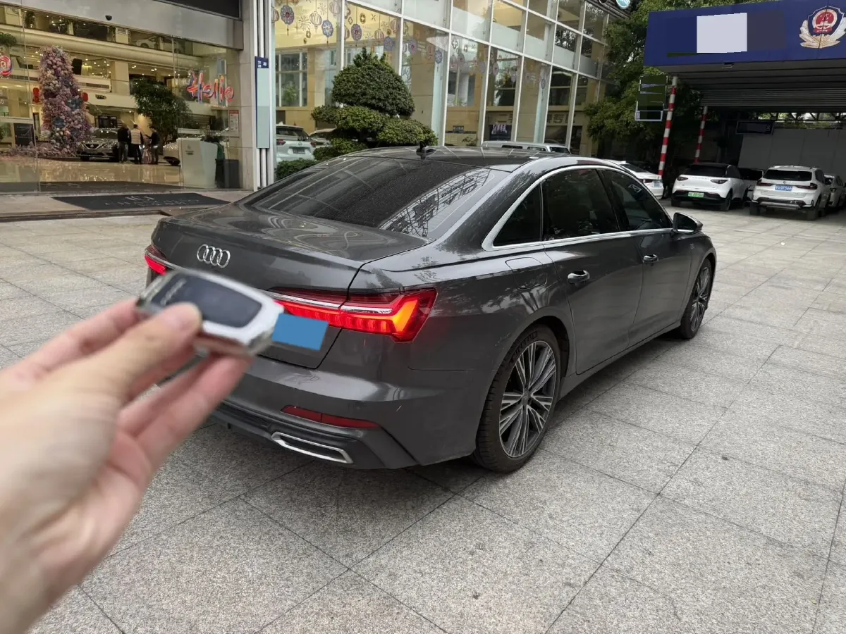 2021 Audi A6L 2.0T 224HP L4 7DCT,autocango,china used car exporter,china ev exporter,chinese used car exporter,chinese used ev exporter