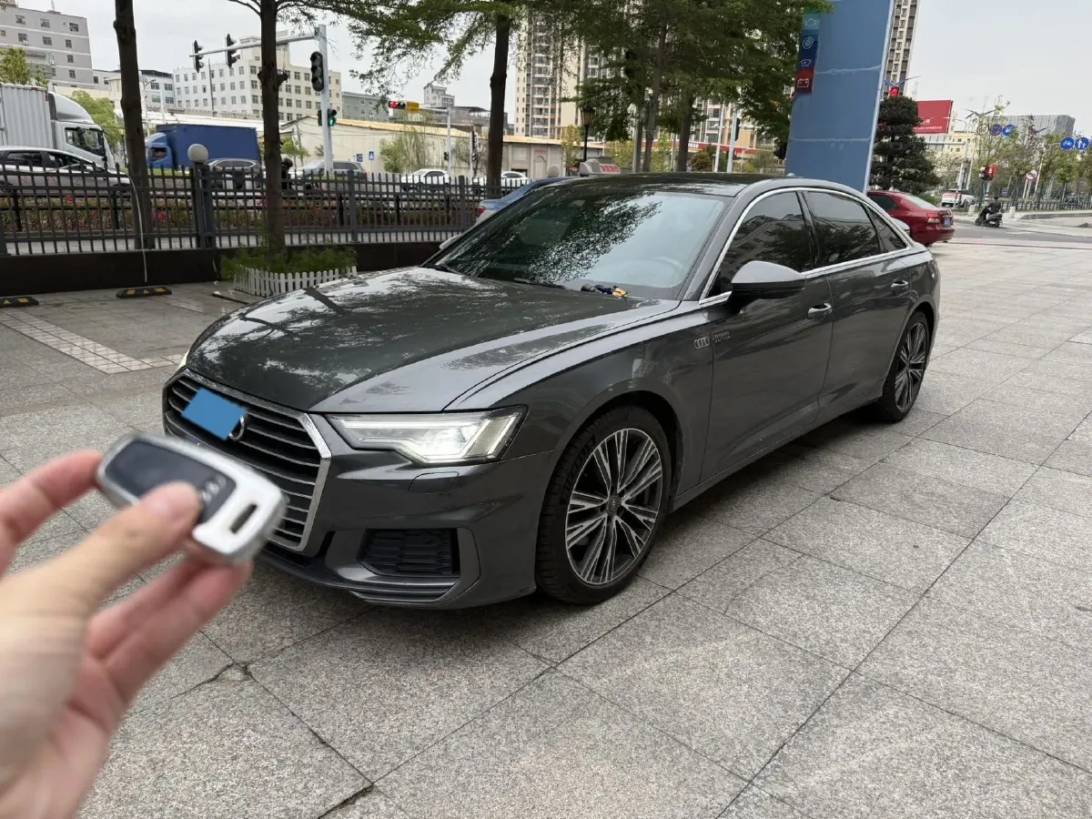 2021 Audi A6L 2.0T 224HP L4 7DCT,autocango,china used car exporter,china ev exporter,chinese used car exporter,chinese used ev exporter