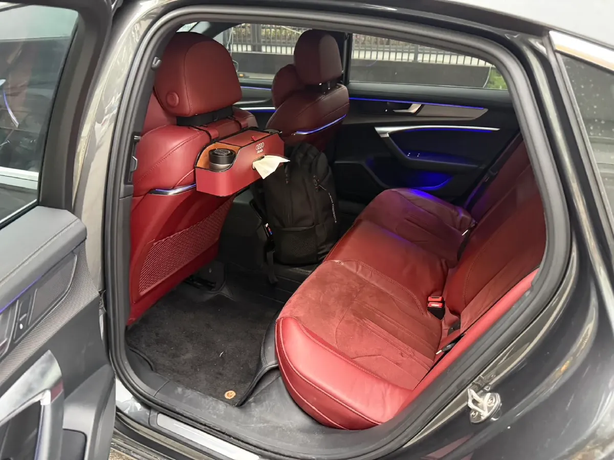 2021 Audi A6L 2.0T 224HP L4 7DCT,autocango,china used car exporter,china ev exporter,chinese used car exporter,chinese used ev exporter