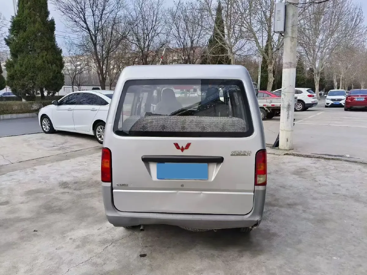 2015 WuLing ZhiGuang 1.2L 82HP L4 5MT,autocango,china used car exporter,china ev exporter,chinese used car exporter,chinese used ev exporter