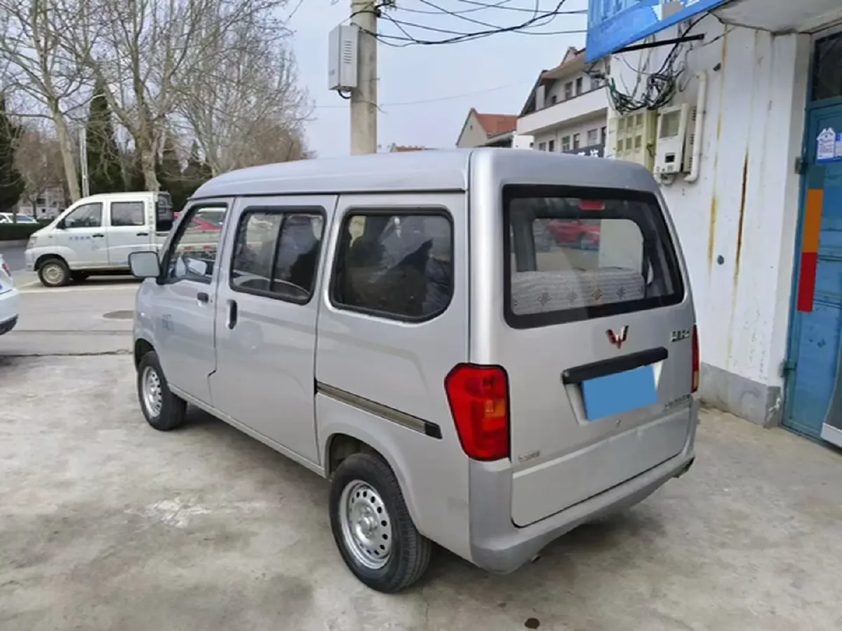 2015 WuLing ZhiGuang 1.2L 82HP L4 5MT,autocango,china used car exporter,china ev exporter,chinese used car exporter,chinese used ev exporter