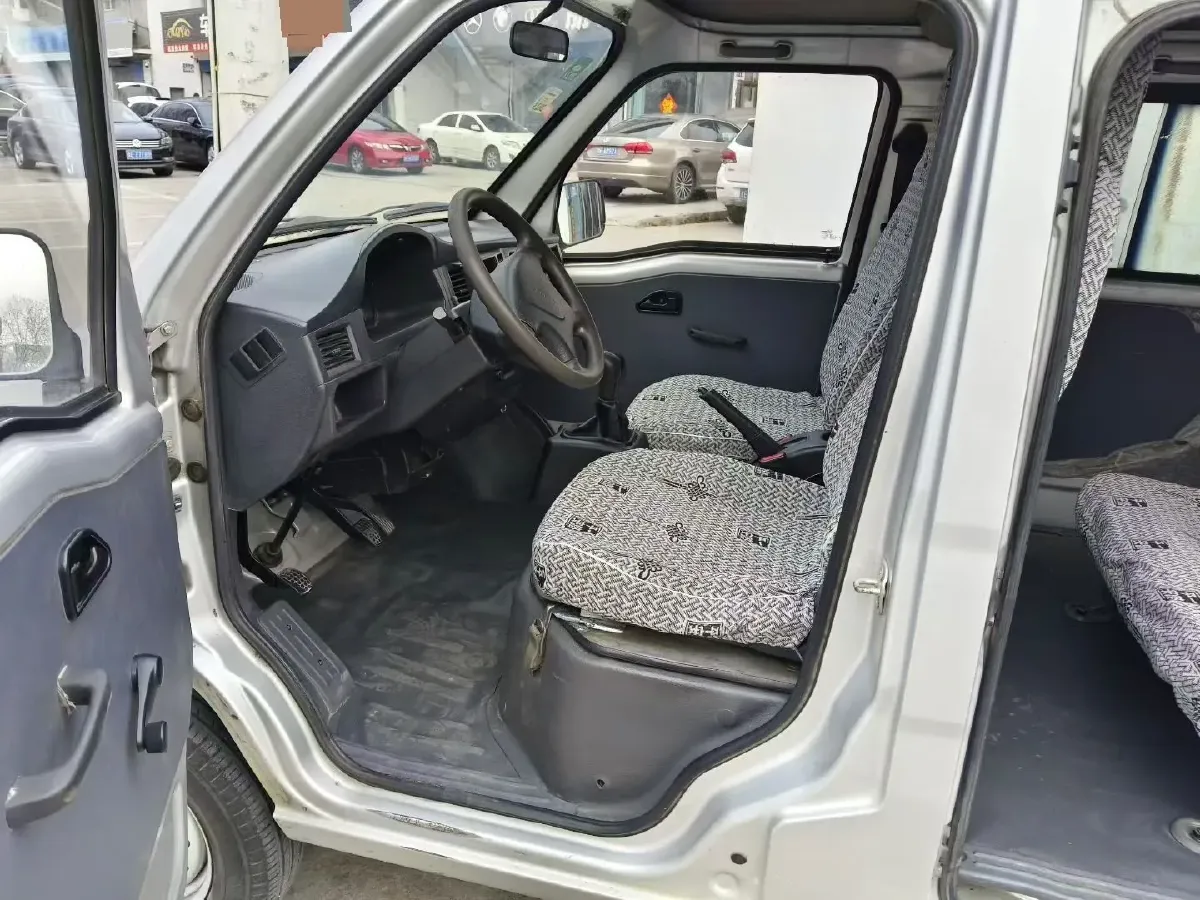 2015 WuLing ZhiGuang 1.2L 82HP L4 5MT,autocango,china used car exporter,china ev exporter,chinese used car exporter,chinese used ev exporter