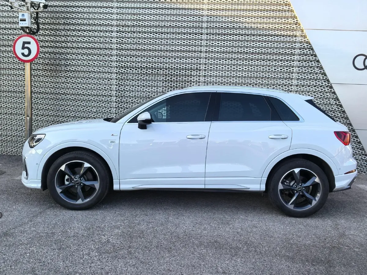 2021 Audi Q3 1.4T 150HP L4 7DCT,autocango,china used car exporter,china ev exporter,chinese used car exporter,chinese used ev exporter