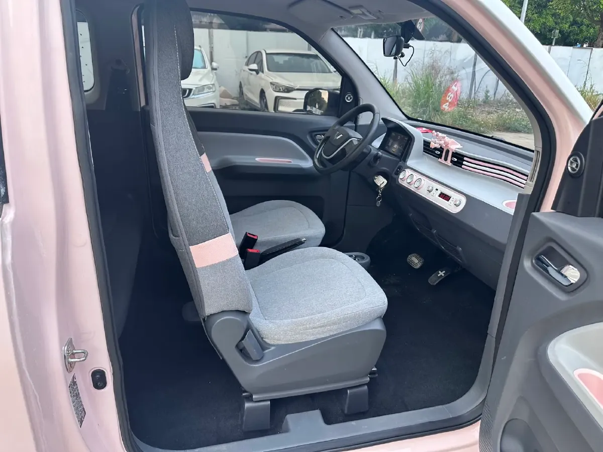 2021 WuLing HongGuang MINI EV BEV 13.8KWH,autocango,china used car exporter,china ev exporter,chinese used car exporter,chinese used ev exporter