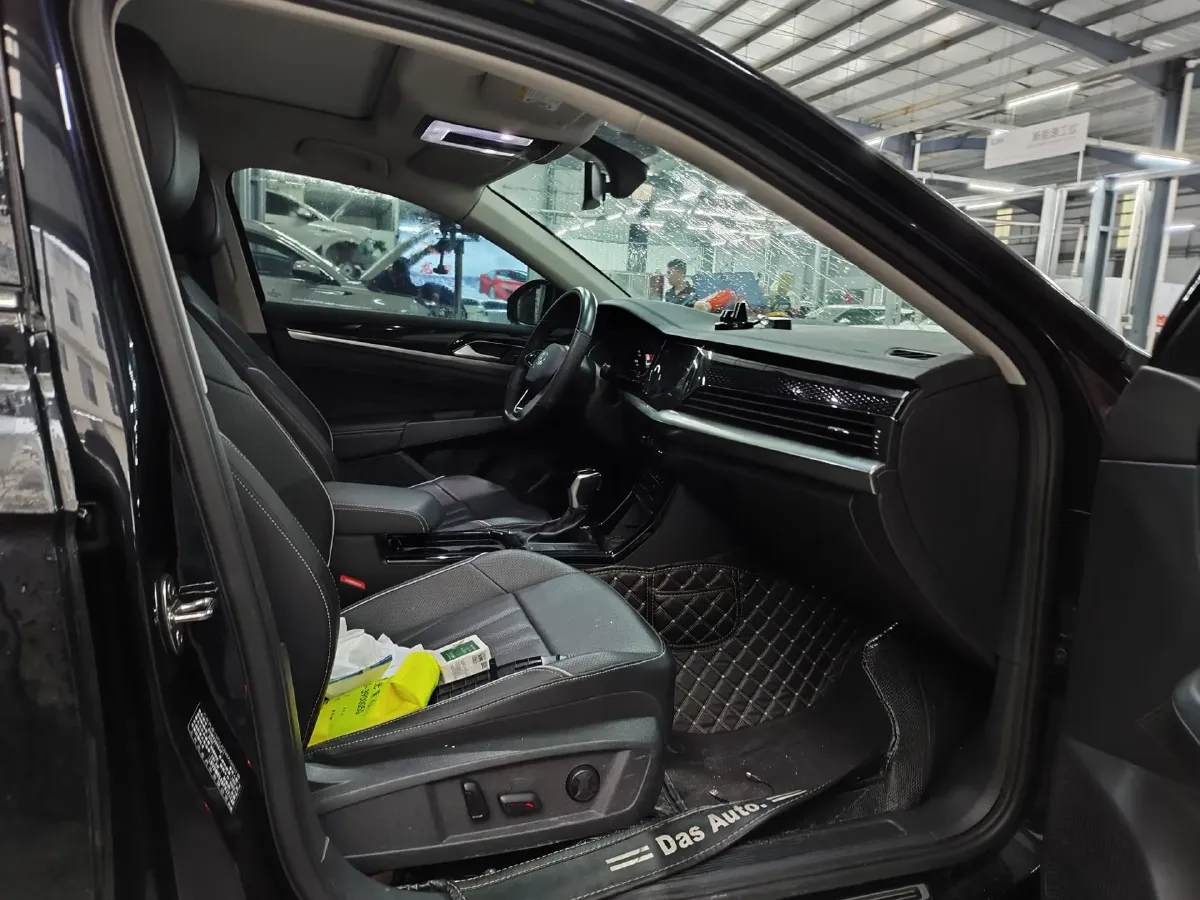 2024 Volkswagen Passat 2.0T 186HP L4 7DCT,autocango,china used car exporter,china ev exporter,chinese used car exporter,chinese used ev exporter