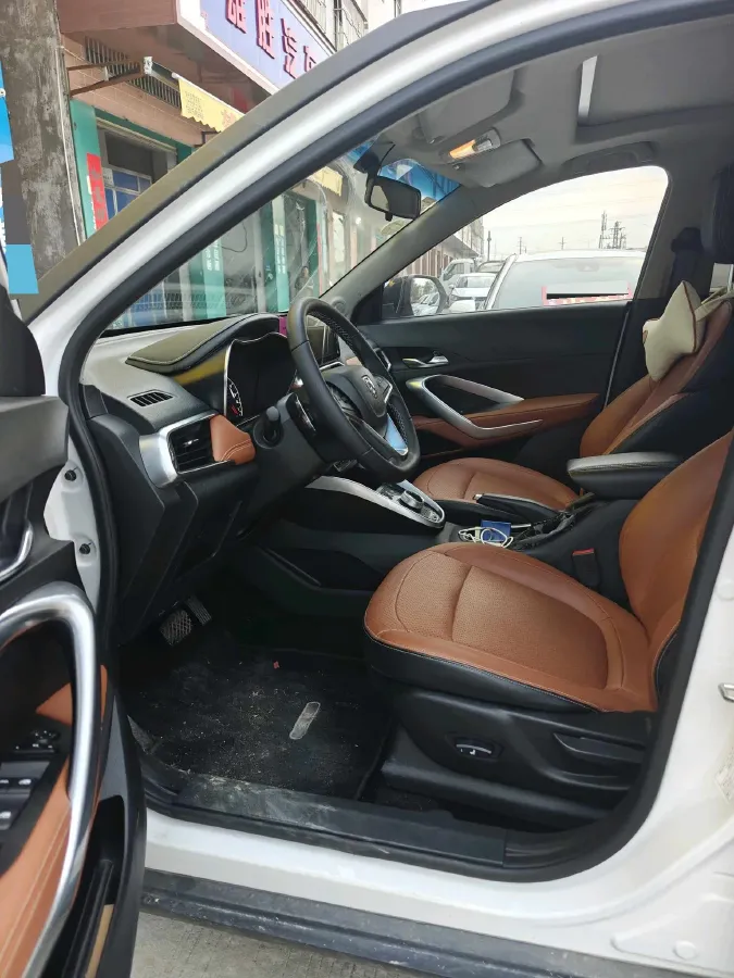 2017 BaoJun 510 1.5L 112HP L4 5AMT,autocango,china used car exporter,china ev exporter,chinese used car exporter,chinese used ev exporter