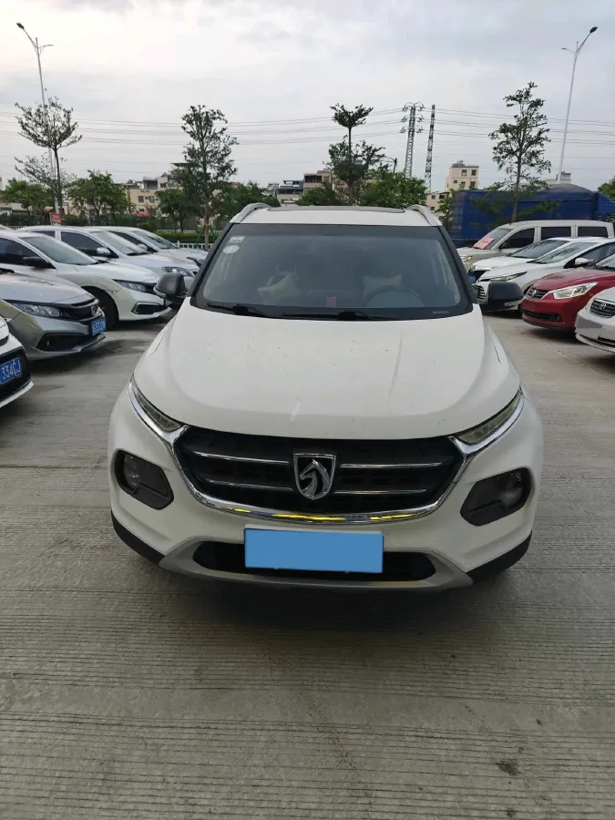 2017 BaoJun 510 1.5L 112HP L4 5AMT,autocango,china used car exporter,china ev exporter,chinese used car exporter,chinese used ev exporter