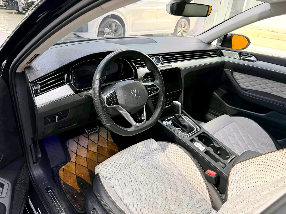 2023 Volkswagen Magotan 2.0T 186HP L4 7DCT,autocango,china used car exporter,china ev exporter,chinese used car exporter,chinese used ev exporter