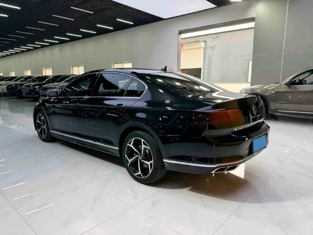 2023 Volkswagen Magotan 2.0T 186HP L4 7DCT,autocango,china used car exporter,china ev exporter,chinese used car exporter,chinese used ev exporter