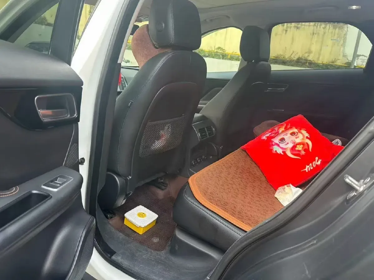 2018 Jaguar E-PACE 2.0T 249HP L4 9AT,autocango,china used car exporter,china ev exporter,chinese used car exporter,chinese used ev exporter