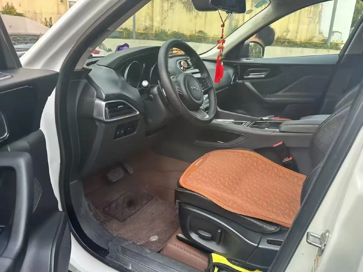 2018 Jaguar E-PACE 2.0T 249HP L4 9AT,autocango,china used car exporter,china ev exporter,chinese used car exporter,chinese used ev exporter