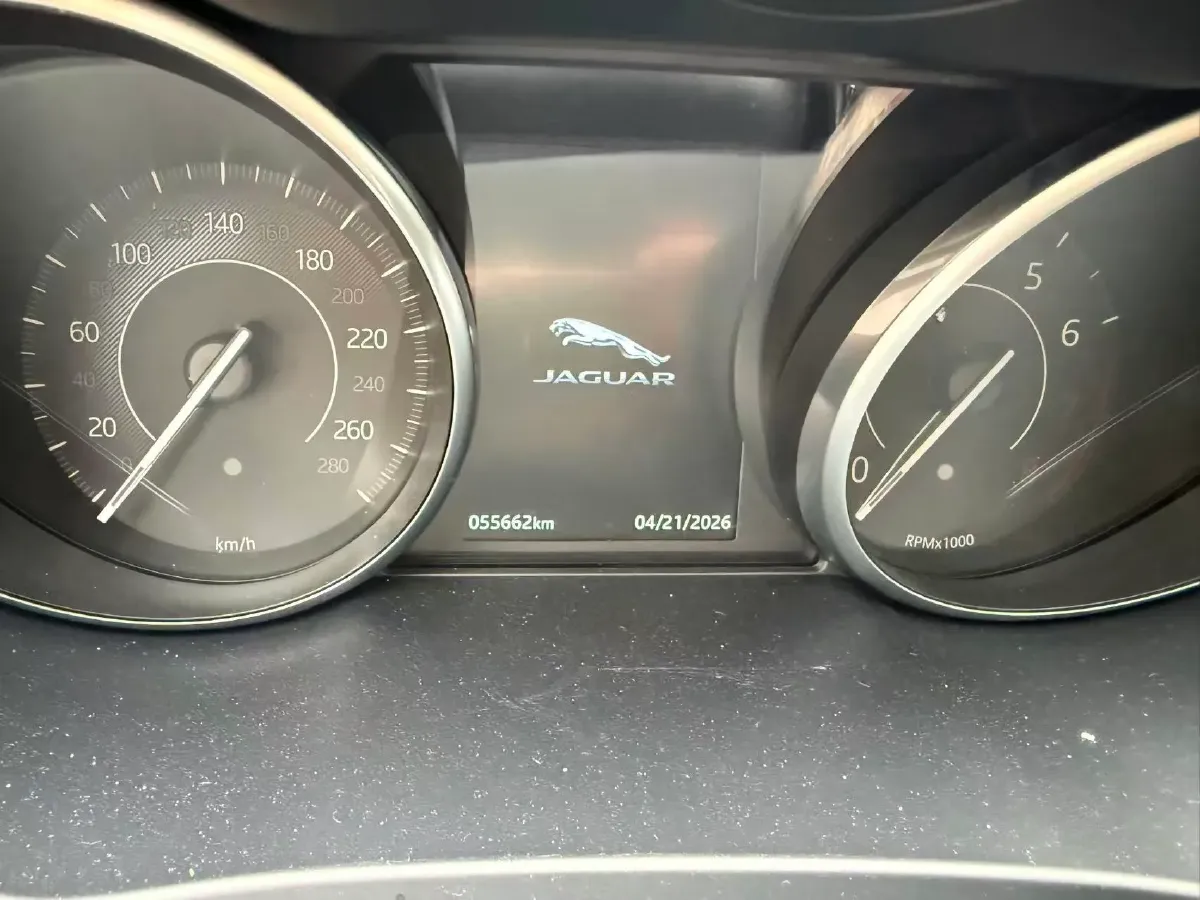 2018 Jaguar E-PACE 2.0T 249HP L4 9AT,autocango,china used car exporter,china ev exporter,chinese used car exporter,chinese used ev exporter