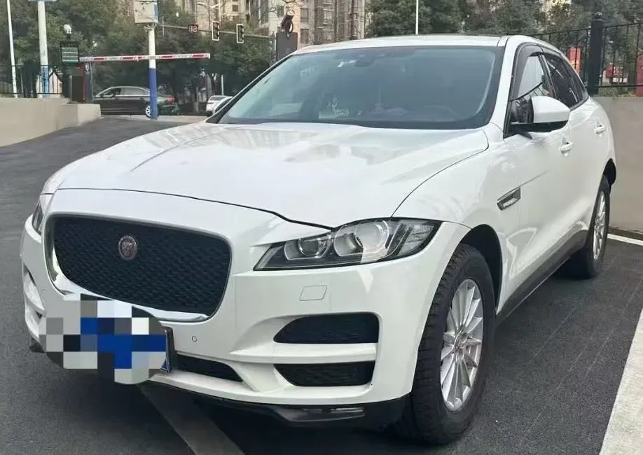 2018 Jaguar E-PACE 2.0T 249HP L4 9AT,autocango,china used car exporter,china ev exporter,chinese used car exporter,chinese used ev exporter