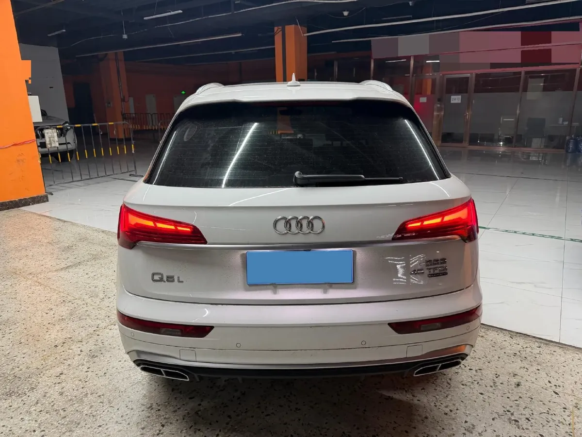 2023 Audi Q5L 2.0T 245HP L4 7DCT,autocango,china used car exporter,china ev exporter,chinese used car exporter,chinese used ev exporter