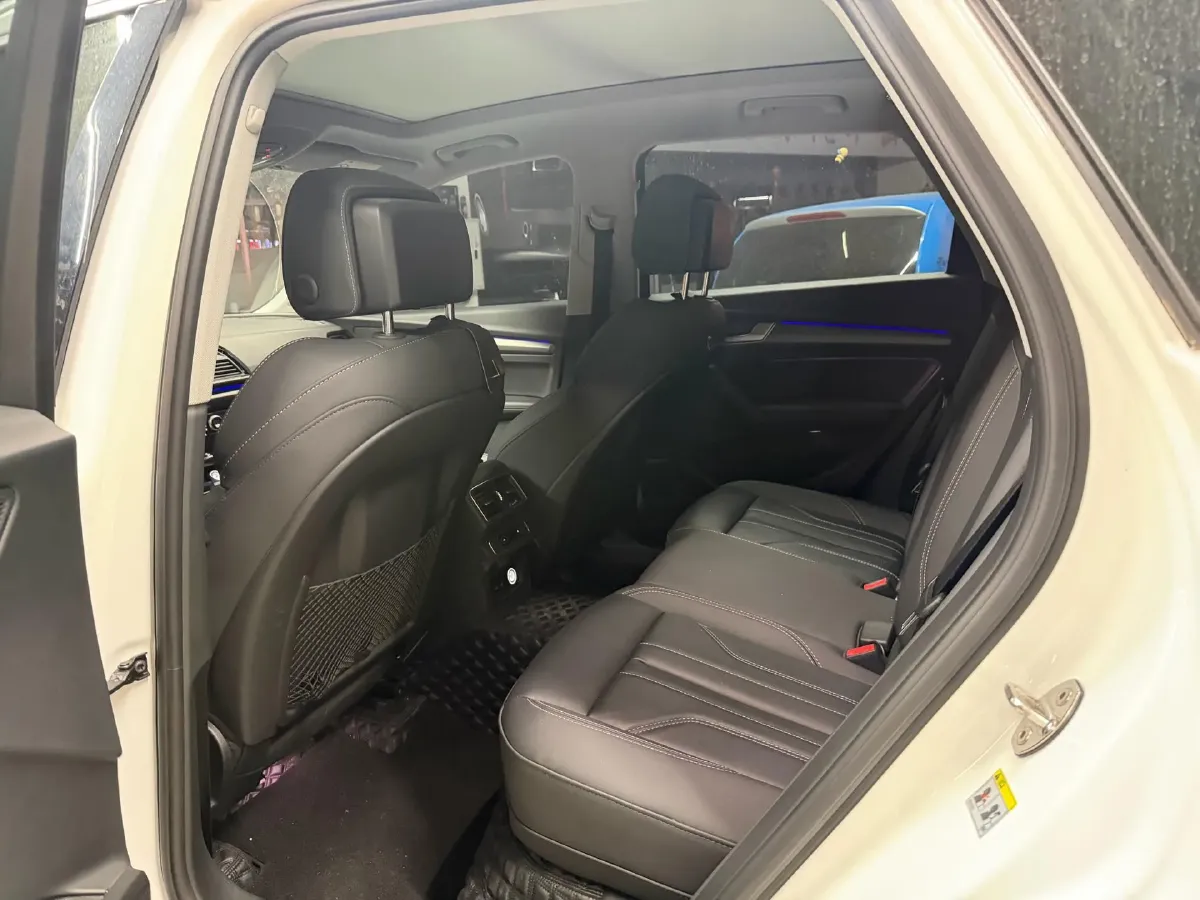 2023 Audi Q5L 2.0T 245HP L4 7DCT,autocango,china used car exporter,china ev exporter,chinese used car exporter,chinese used ev exporter