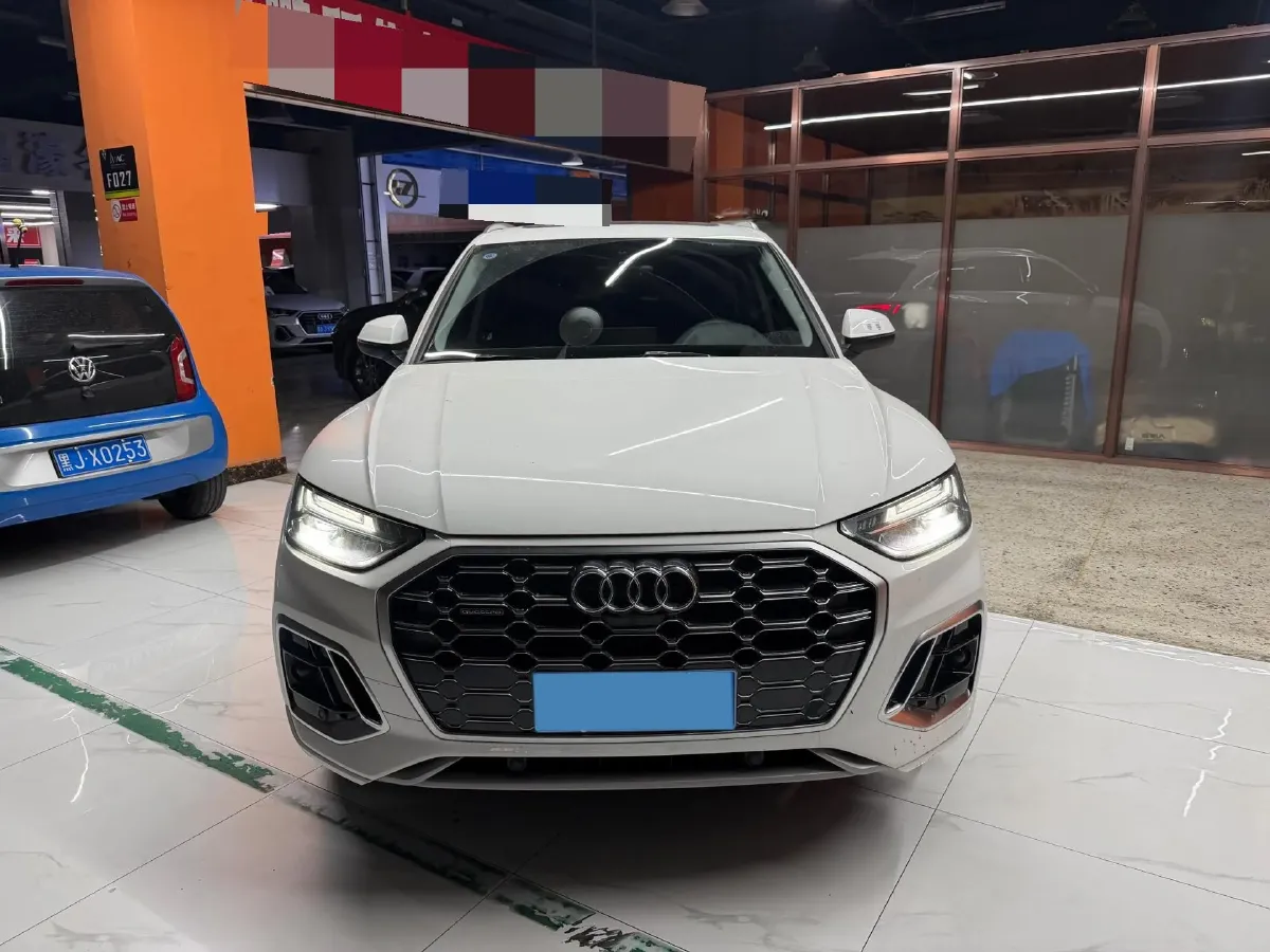 2023 Audi Q5L 2.0T 245HP L4 7DCT,autocango,china used car exporter,china ev exporter,chinese used car exporter,chinese used ev exporter