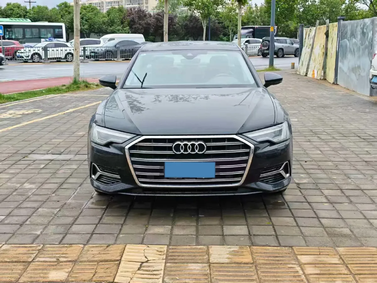 2024 Audi A6L 2.0T 190HP L4 7DCT,autocango,china used car exporter,china ev exporter,chinese used car exporter,chinese used ev exporter