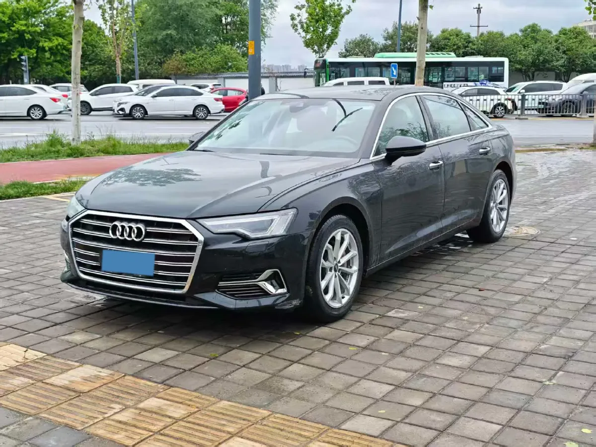 2024 Audi A6L 2.0T 190HP L4 7DCT,autocango,china used car exporter,china ev exporter,chinese used car exporter,chinese used ev exporter