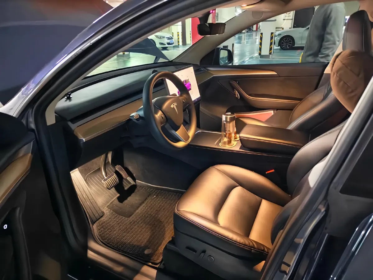 2022 Tesla Model Y BEV 60KWH,autocango,china used car exporter,china ev exporter,chinese used car exporter,chinese used ev exporter