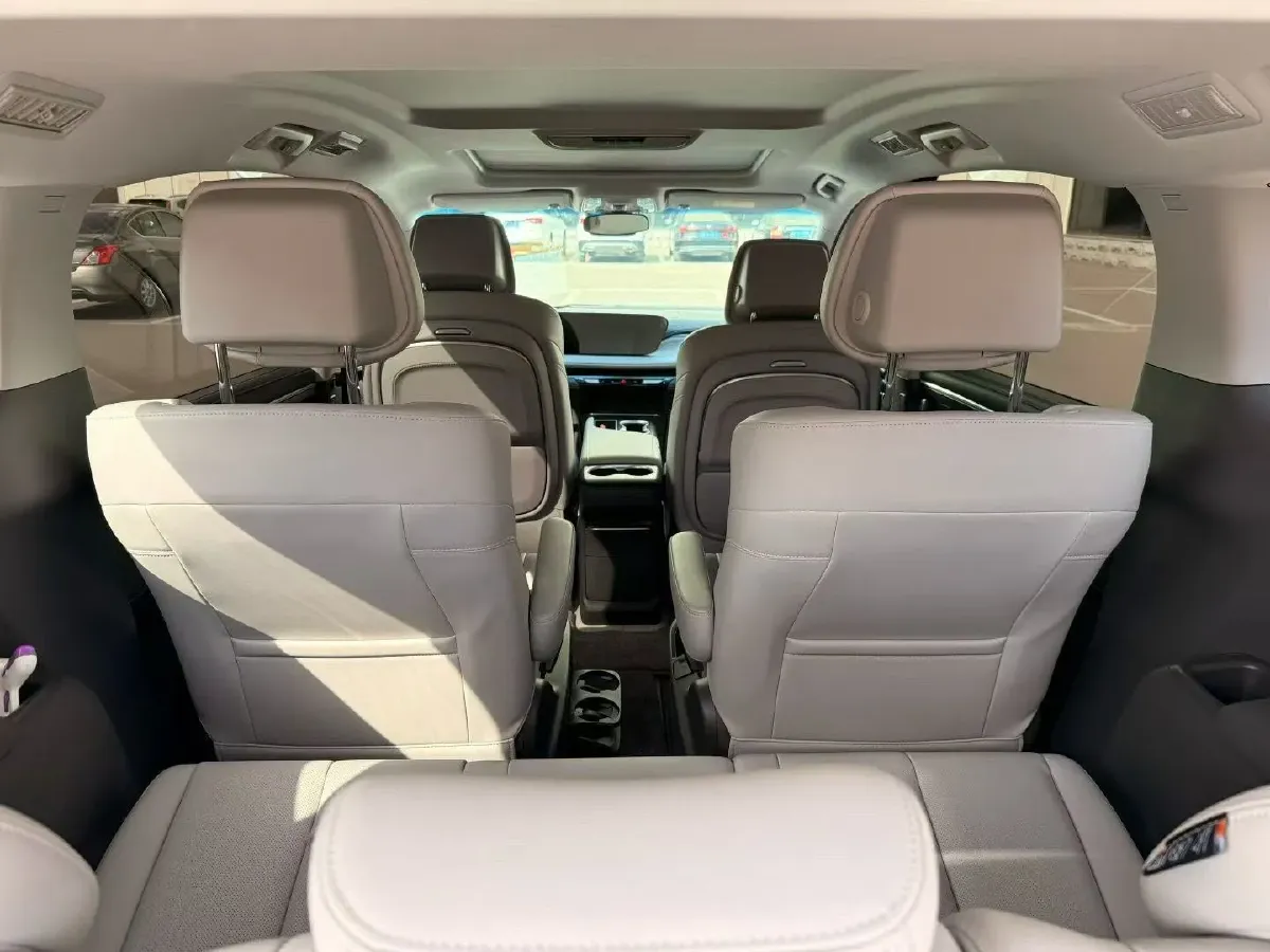 2025 Buick GL8 2.0T 237HP L4 9AT,autocango,china used car exporter,china ev exporter,chinese used car exporter,chinese used ev exporter