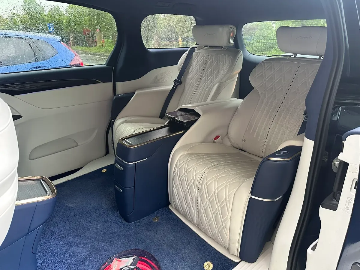 2021 Buick GL8 2.0T 237HP L4 9AT,autocango,china used car exporter,china ev exporter,chinese used car exporter,chinese used ev exporter