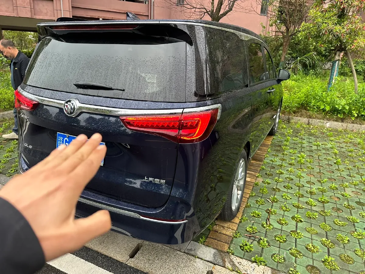 2021 Buick GL8 2.0T 237HP L4 9AT,autocango,china used car exporter,china ev exporter,chinese used car exporter,chinese used ev exporter