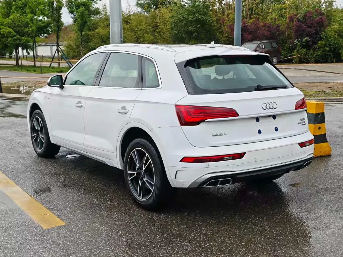 2024 Audi Q5L 2.0T 190HP L4 7DCT,autocango,china used car exporter,china ev exporter,chinese used car exporter,chinese used ev exporter