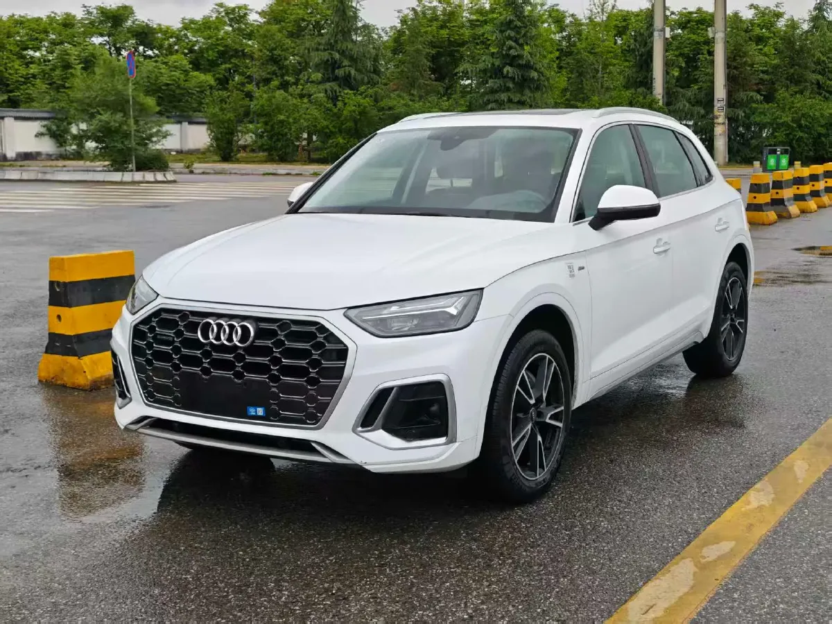 2024 Audi Q5L 2.0T 190HP L4 7DCT,autocango,china used car exporter,china ev exporter,chinese used car exporter,chinese used ev exporter
