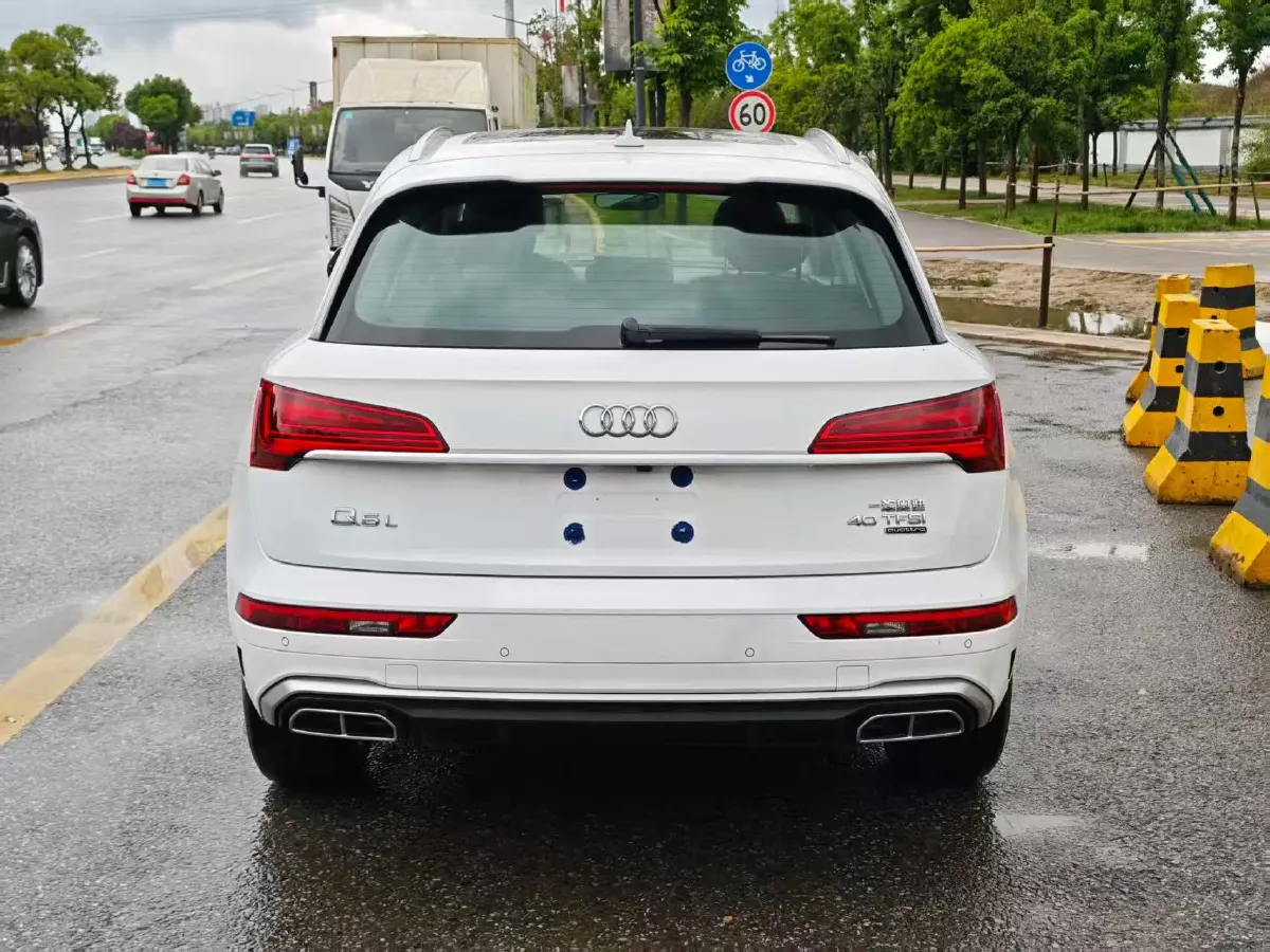 2024 Audi Q5L 2.0T 190HP L4 7DCT,autocango,china used car exporter,china ev exporter,chinese used car exporter,chinese used ev exporter
