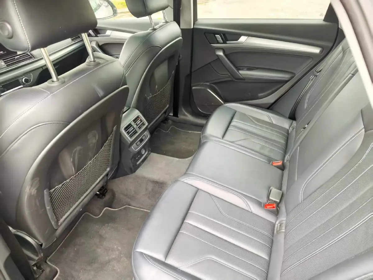 2024 Audi Q5L 2.0T 190HP L4 7DCT,autocango,china used car exporter,china ev exporter,chinese used car exporter,chinese used ev exporter