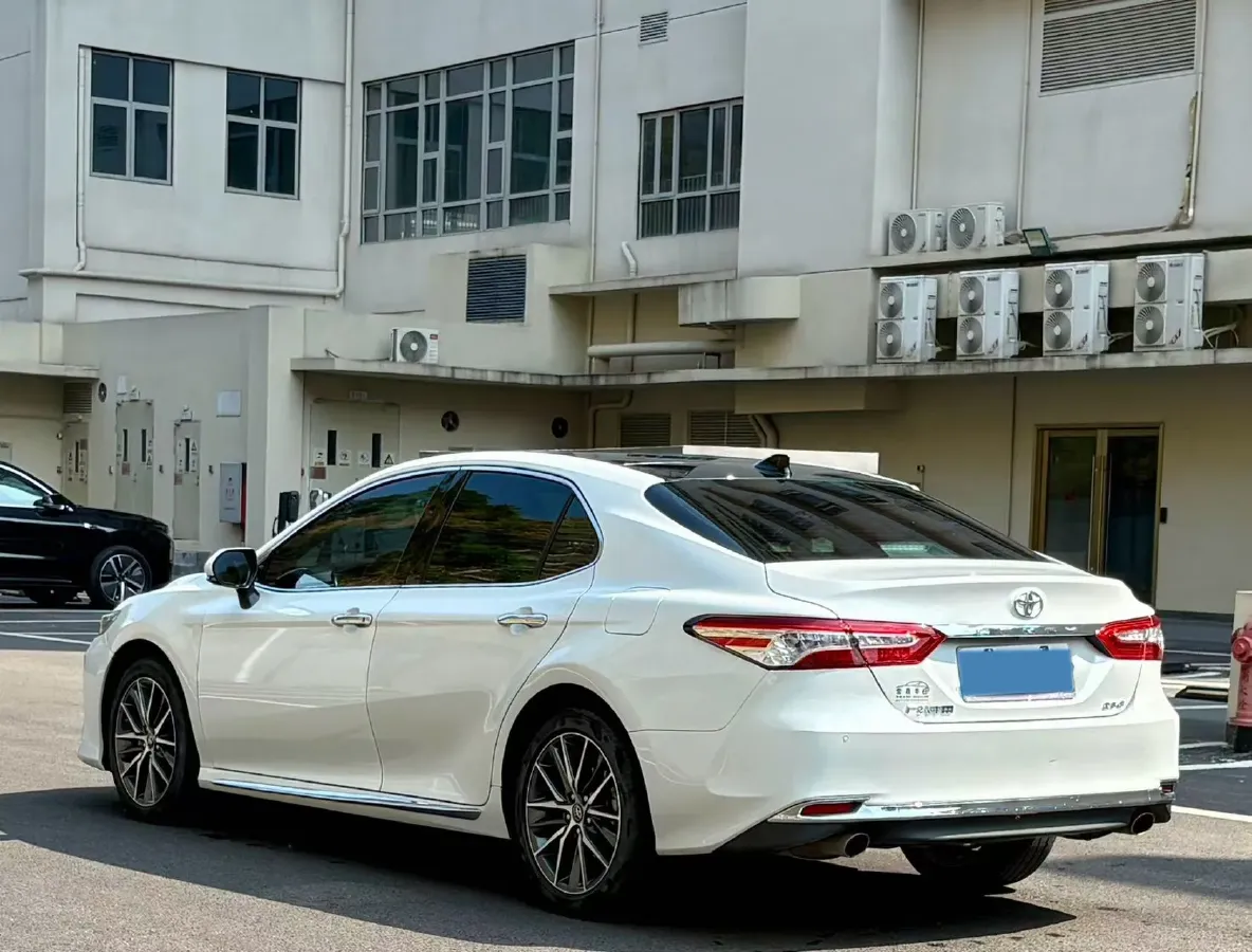 2023 Toyota Camry 2.5L 207HP L4 8AT,autocango,china used car exporter,china ev exporter,chinese used car exporter,chinese used ev exporter