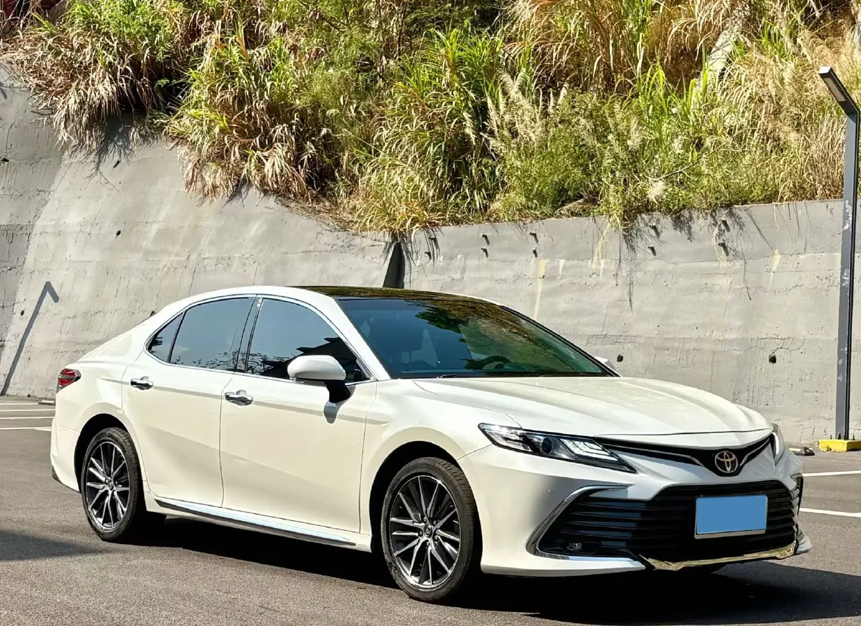 2023 Toyota Camry 2.5L 207HP L4 8AT,autocango,china used car exporter,china ev exporter,chinese used car exporter,chinese used ev exporter