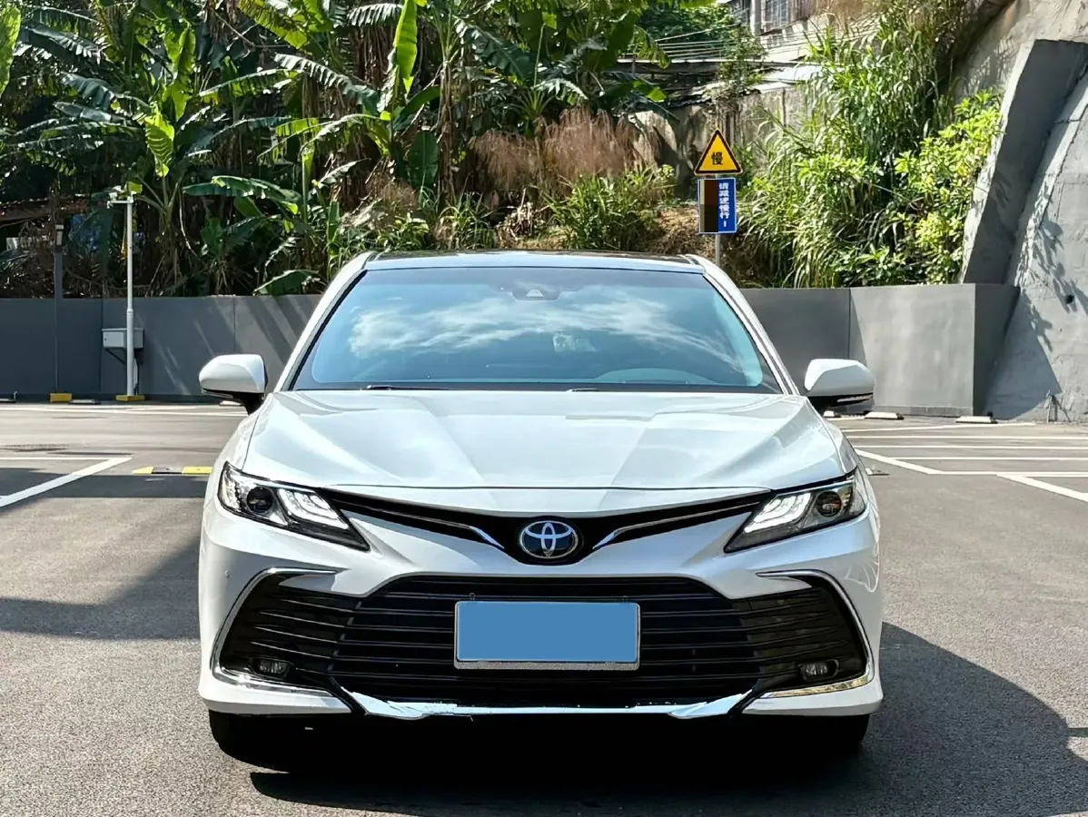 2023 Toyota Camry 2.5L 207HP L4 8AT,autocango,china used car exporter,china ev exporter,chinese used car exporter,chinese used ev exporter