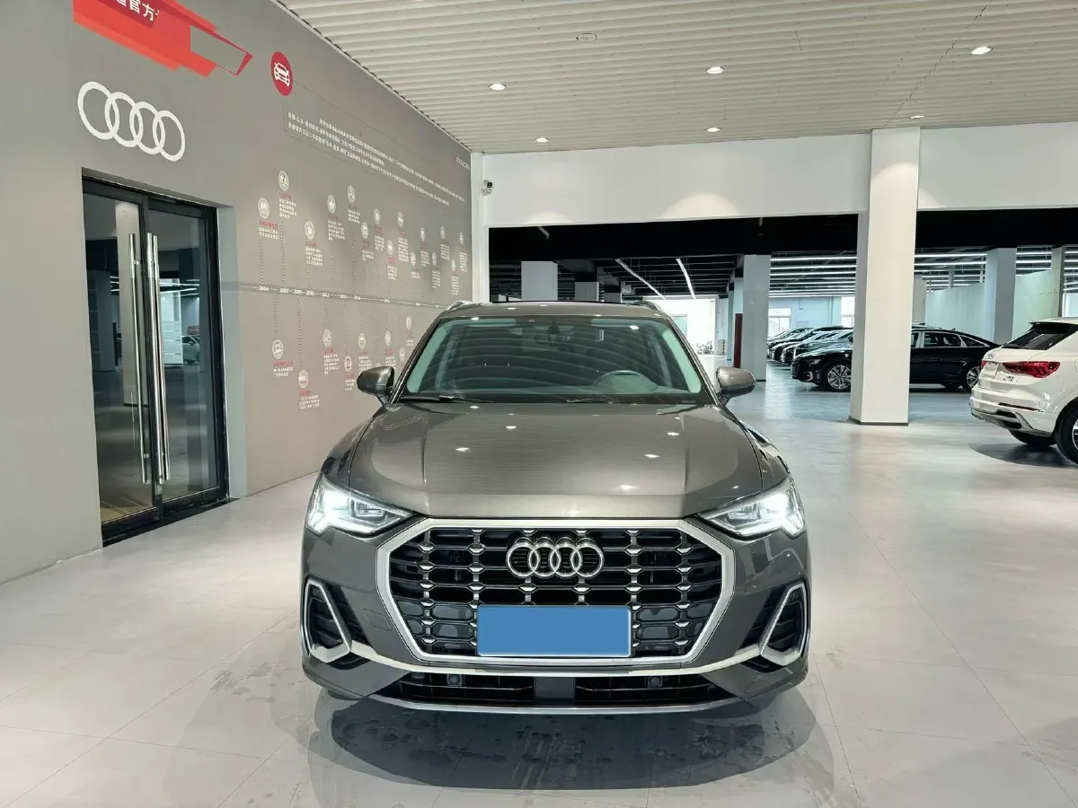 2022 Audi Q3 1.4T 150HP L4 7DCT,autocango,china used car exporter,china ev exporter,chinese used car exporter,chinese used ev exporter