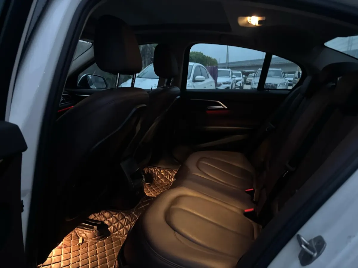 2020 BMW 1 Series 2.0T 192HP L4 7DCT,autocango,china used car exporter,china ev exporter,chinese used car exporter,chinese used ev exporter