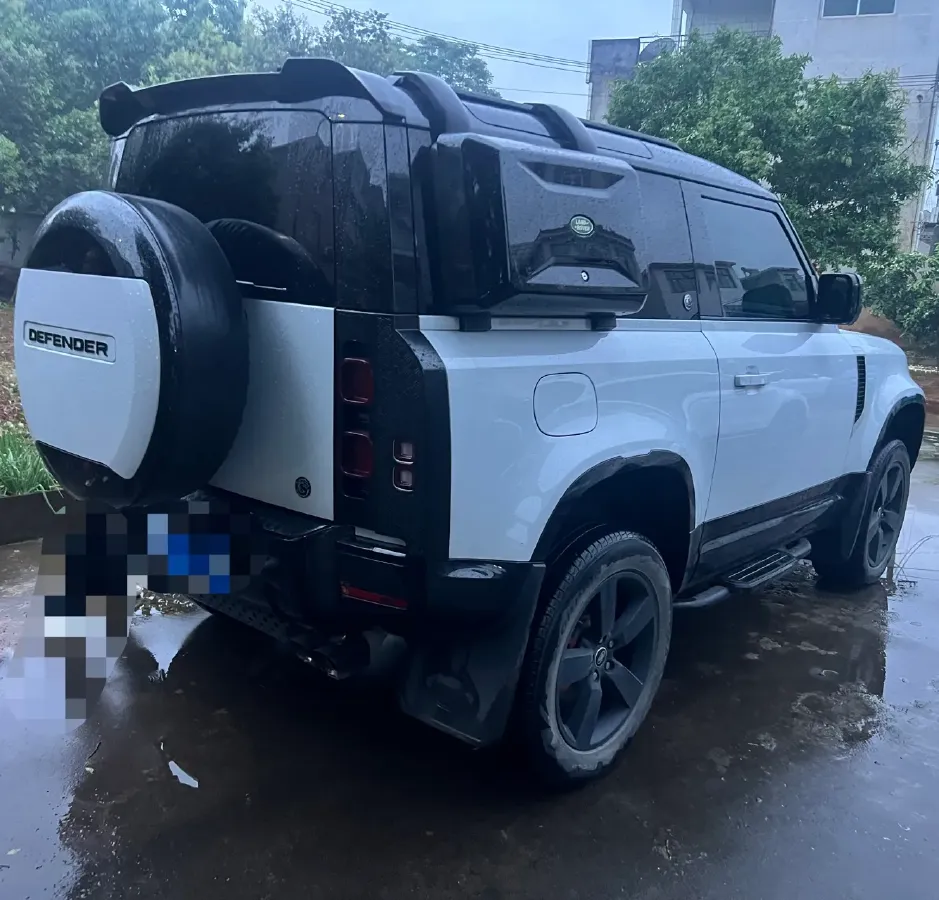 2022 Land Rover Defender 2.0T 300HP L4 8AT,autocango,china used car exporter,china ev exporter,chinese used car exporter,chinese used ev exporter