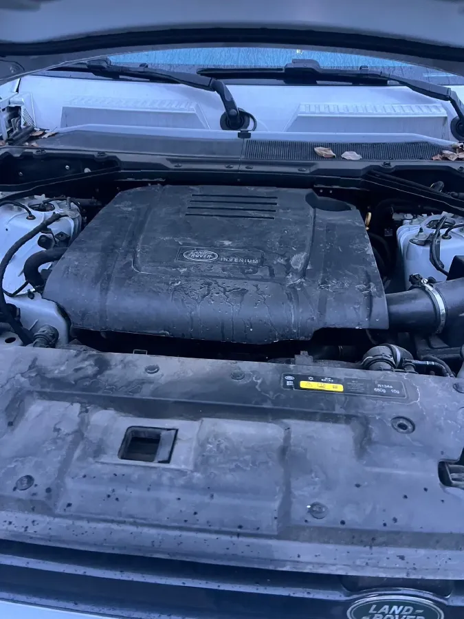 2022 Land Rover Defender 2.0T 300HP L4 8AT,autocango,china used car exporter,china ev exporter,chinese used car exporter,chinese used ev exporter