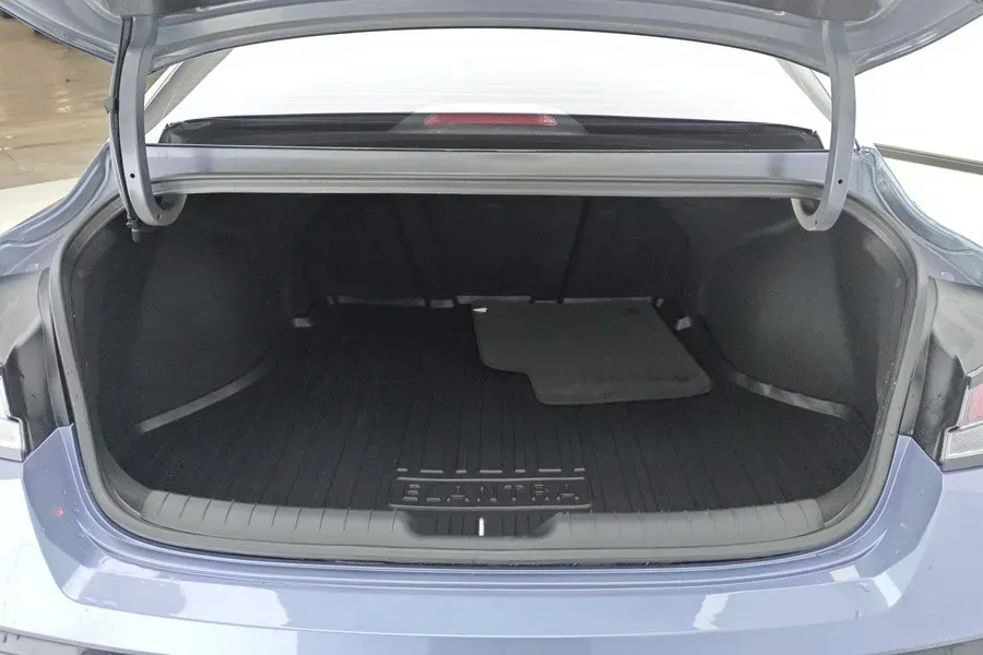 2023 Hyundai Elantra 1.5L 115HP L4 CVT,autocango,china used car exporter,china ev exporter,chinese used car exporter,chinese used ev exporter