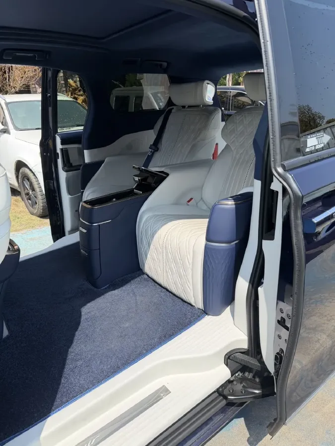 2020 Buick GL8 2.0T 237HP L4 9AT,autocango,china used car exporter,china ev exporter,chinese used car exporter,chinese used ev exporter