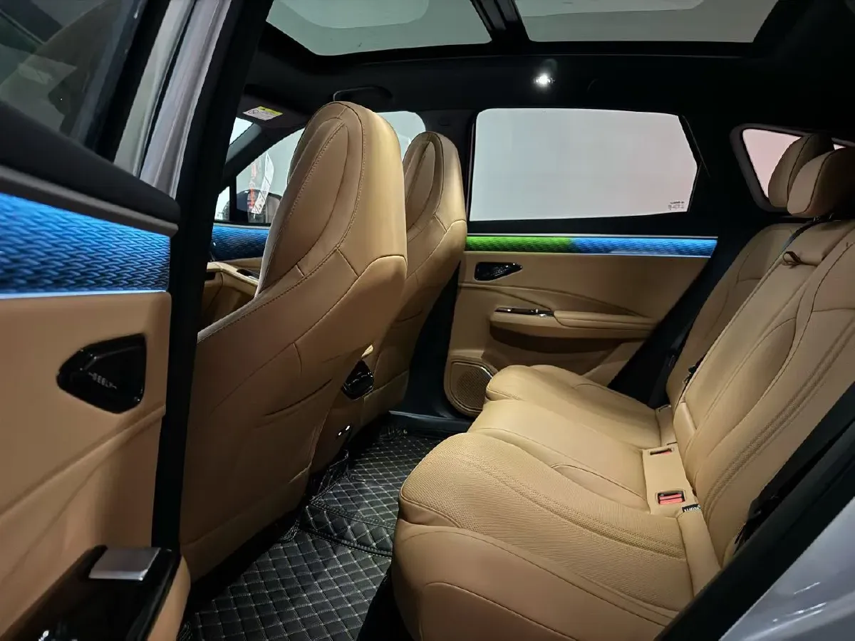 2025 Geely Galaxy L7 1.5L 112HP L4 1DHT PHEV 18.4KWH,autocango,china used car exporter,china ev exporter,chinese used car exporter,chinese used ev exporter