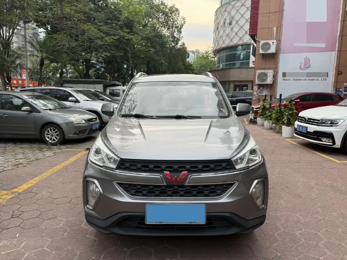 2018 WuLing HongGuang S3 1.5L 112HP L4 6MT,autocango,china used car exporter,china ev exporter,chinese used car exporter,chinese used ev exporter