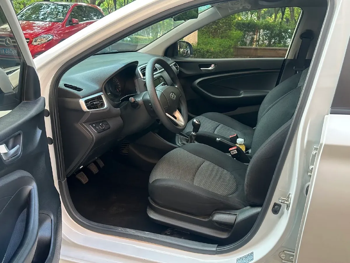 2017 Hyundai Reina 1.4L 95HP L4 5MT,autocango,china used car exporter,china ev exporter,chinese used car exporter,chinese used ev exporter