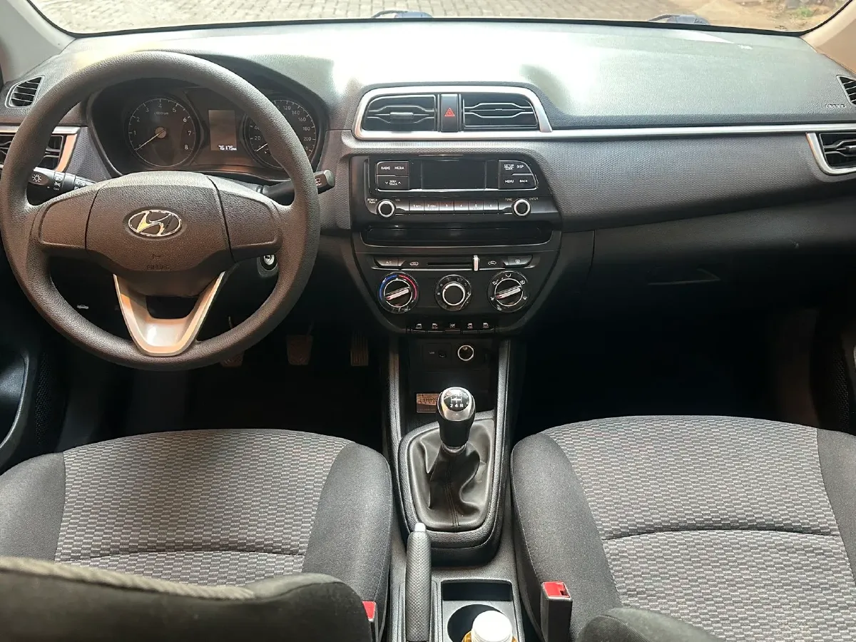 2017 Hyundai Reina 1.4L 95HP L4 5MT,autocango,china used car exporter,china ev exporter,chinese used car exporter,chinese used ev exporter