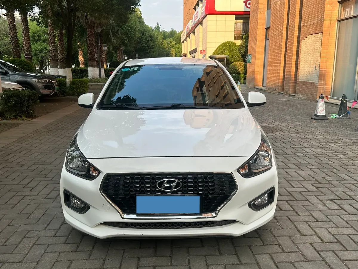 2017 Hyundai Reina 1.4L 95HP L4 5MT,autocango,china used car exporter,china ev exporter,chinese used car exporter,chinese used ev exporter