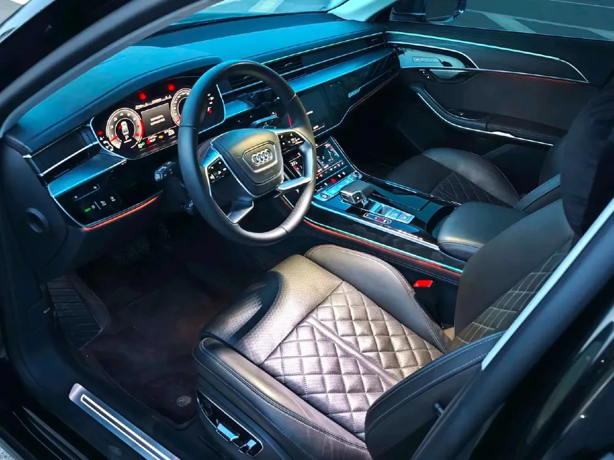 2025 Audi A8 3.0T 286HP V6 8AT,autocango,china used car exporter,china ev exporter,chinese used car exporter,chinese used ev exporter