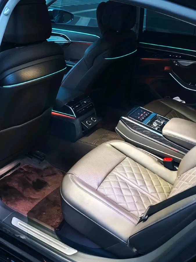 2025 Audi A8 3.0T 286HP V6 8AT,autocango,china used car exporter,china ev exporter,chinese used car exporter,chinese used ev exporter