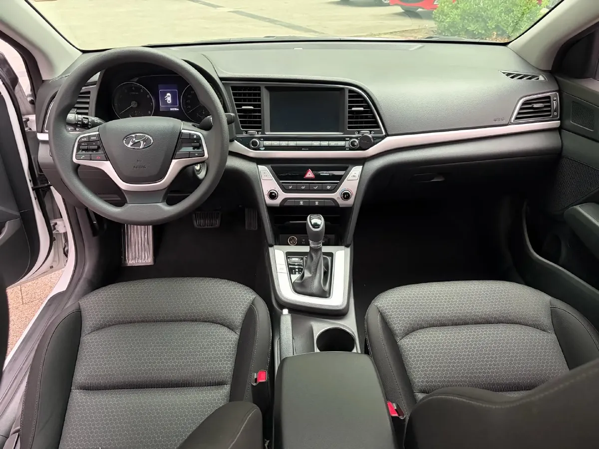 2018 Hyundai Elantra 1.6L 130HP L4 6AT,autocango,china used car exporter,china ev exporter,chinese used car exporter,chinese used ev exporter